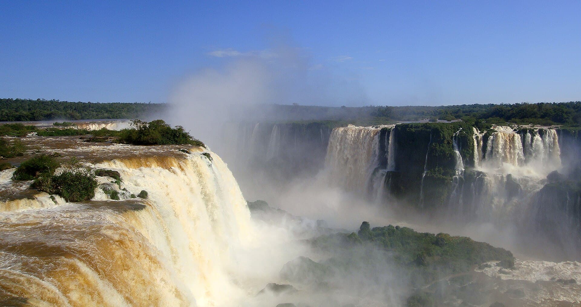 What is the best time of year to see Iguazu Falls?