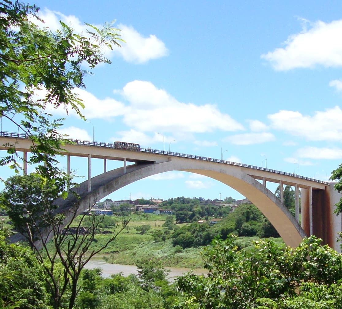 Bebê nasce na Ponte da Amizade durante emergência em Foz do Iguaçu